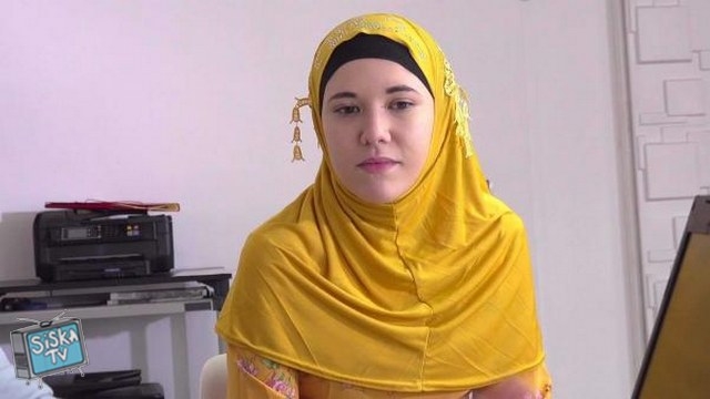 Lilly Brans - Nothing is better than fucking babe in hijab E305