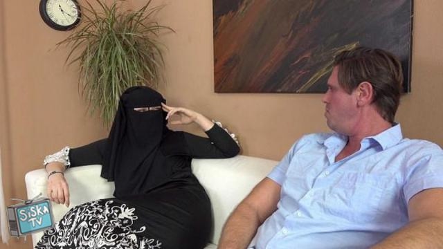 Molly Lee - Jealous woman in niqab gets a hard cock