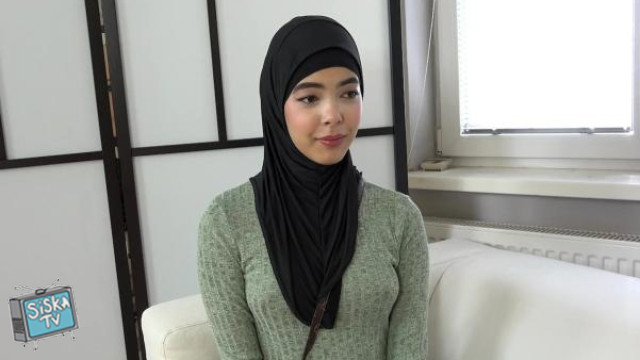 Kubera Fortuna - Babe in hijab really needs a job
