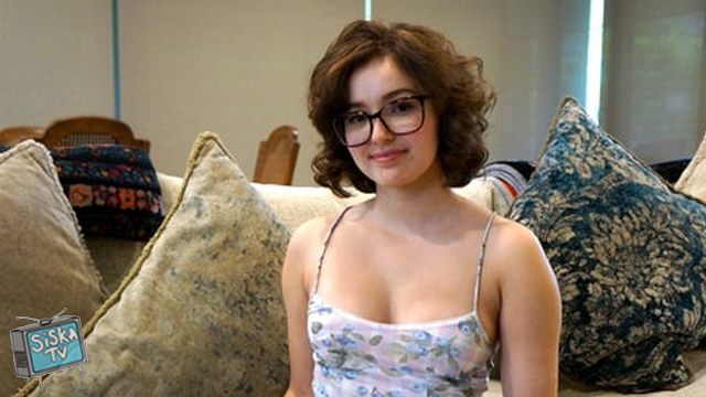 Leana Lovings - Meet 24 year old Leana Lovings