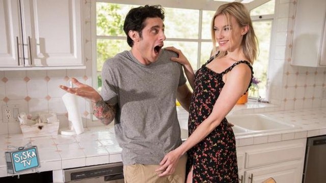 Lindsey Lakes - Blonde Widow Wants Her Stepson