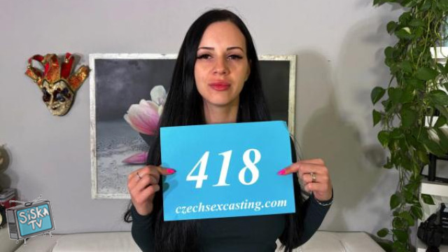 Areta Ridera - Sexy Areta Ridera shows off her hot body E418