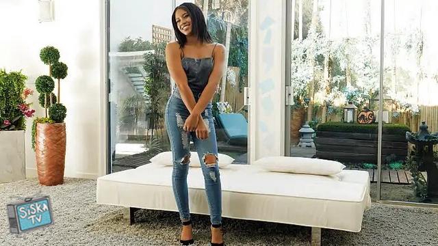 Sasha - She really wanted in the video