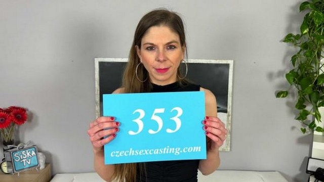 Alice Maze - Hot brunette milf makes the most of a casting fuck E353