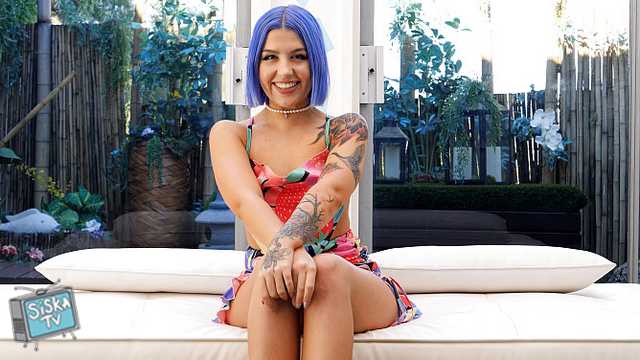 Luna - Colorful and Stylish: Stylish Model Auditions