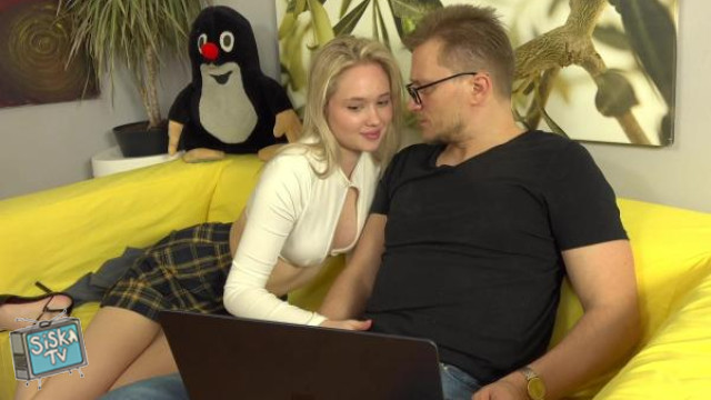 Jessie Ames - Sexy blonde can't wait for his hard cock