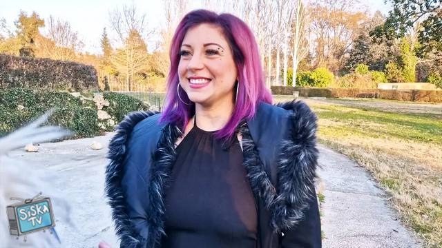 Lulu - Lulu, 28, wants to take the steps at high speed!