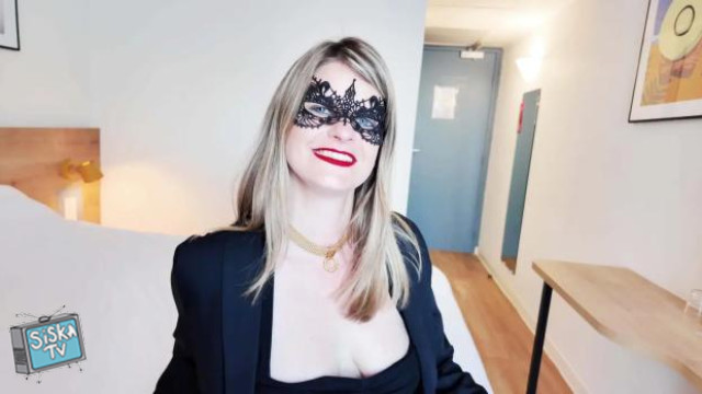 Alice - Alice, 34 years old, bank manager in Paris!