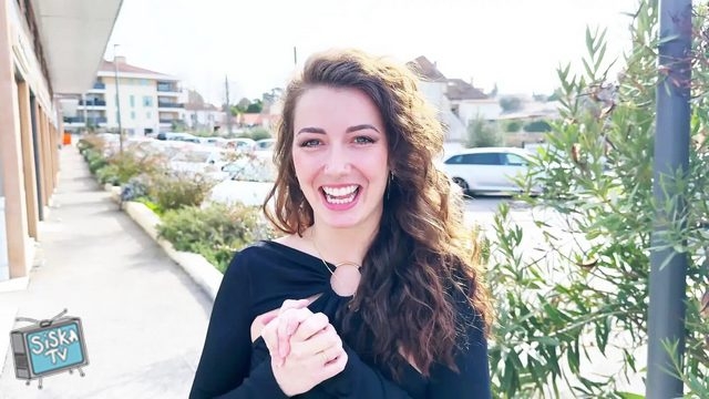 Livia - Livia, 27, has energy to spare!