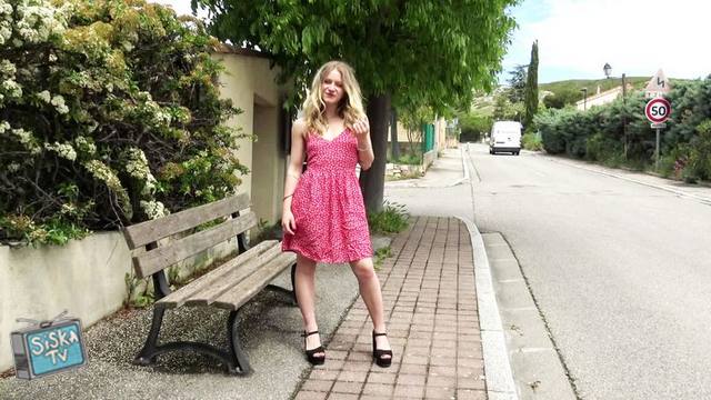 Sally - Sally, 18, language student in Lyon!