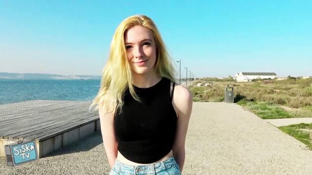 Charlotte - Charlotte, 19, student at the Beaux Arts!