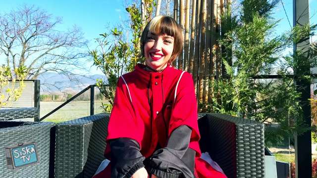 Oney - Oney, 23, a very cerebral young Toulouse girl...