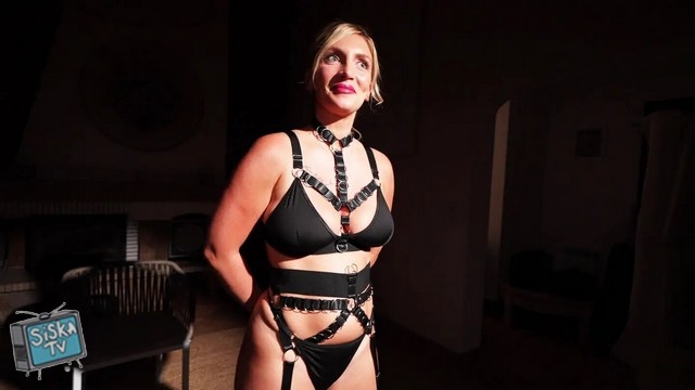 Irina - Irina turns out to be an authentic stallion trainer! - Dompteuse