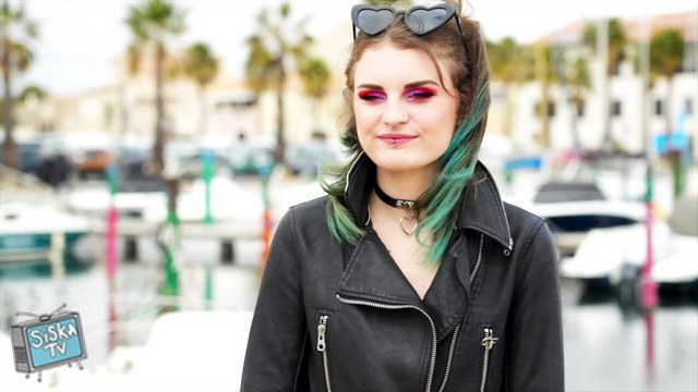 Trixy - Trixy got used to the camera!