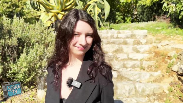 Ayori - Ayori, 21 years old, from Poitiers!