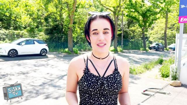 Leila - Leila, 18, librarian in Toulouse!