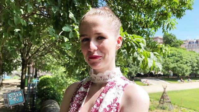 Kate - Kate, 24, waitress in an Irish pub!