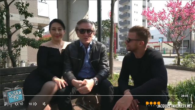 Yoko - Yoko, secretary in Tokyo, sends her application without shyness!