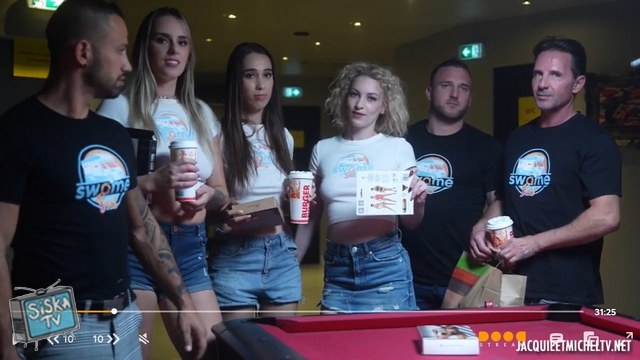 Camila, Anita, Stella – A game of billiards with new rules...Swame Bus