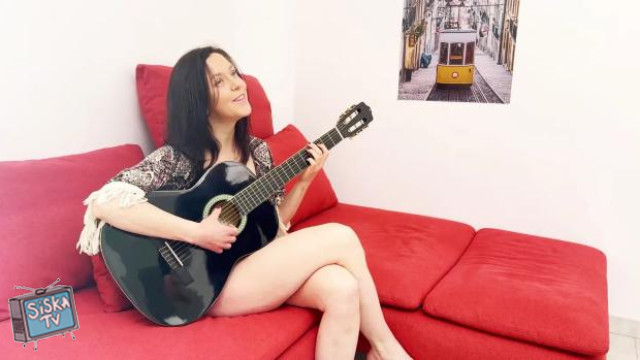 Lily Rose - Lily Rose leaves the guitar for another activity...