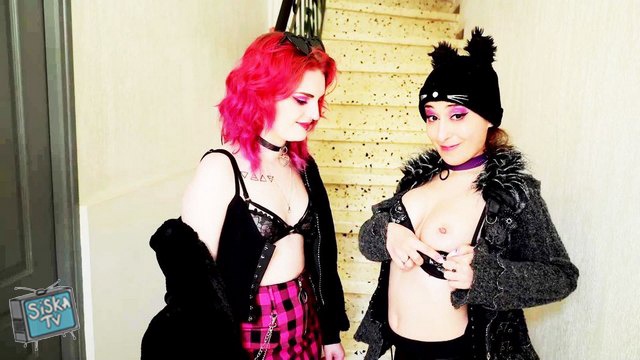 Irogenia, Trixy - Irogenia is surprised by Trixy...