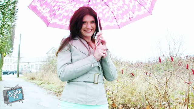 Linda - Linda, 30, hot cashier!