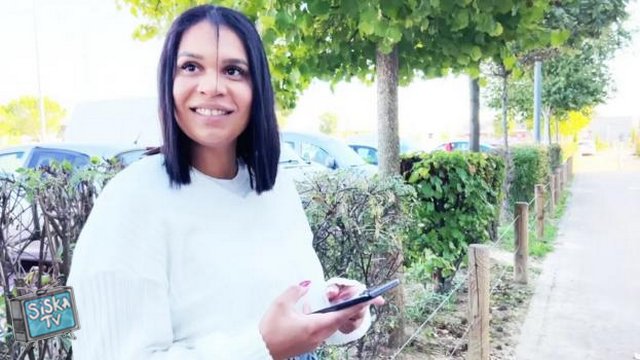 Laya - Laya, 25, ready to wear saleswoman!