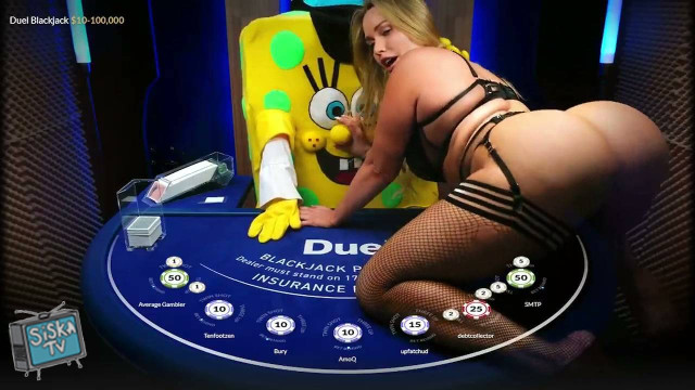Mia Malkova - Dose A Quick Joi For Gooners In Poker Table