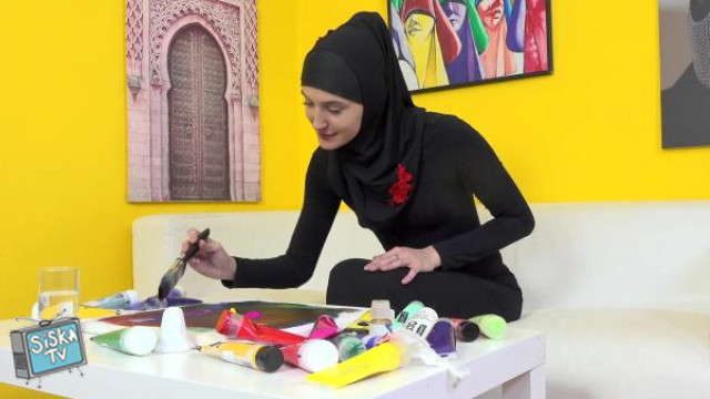 Victoria Benz - Sexy babe in hijab swapped a brush for a dick