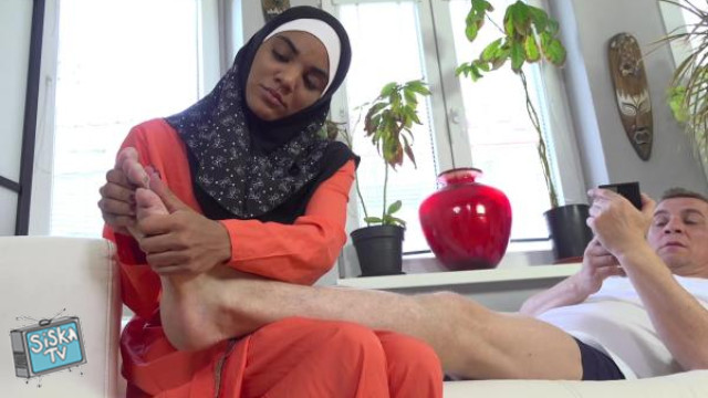 Raya Velvet - The best cock massage
