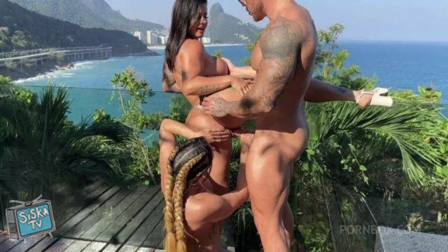 Pamella Makeup, Karen Feaz - 2 Brazilian MILFs Sucking Cum