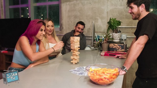 Roxie Sinner, Callie Brooks - New Relation Tits Energy - RKPrime