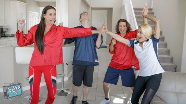 Sofie Marie, Cindy Crawford - A Lesson On Edging