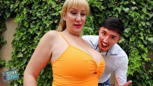 Victoria Cruz - Toy Boy Hunting Spanish MILF