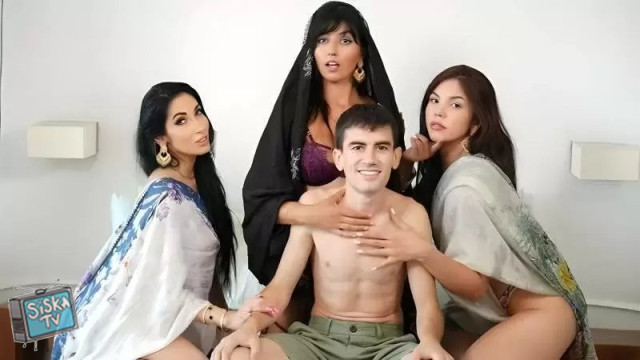 Clea Gaultier, Miaxxxwallace, Aaliyah - Orgy Foursome