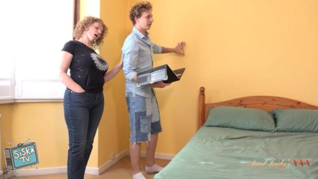 Merce - Curly Haired Mature MILF Merce Seduces the Decorator