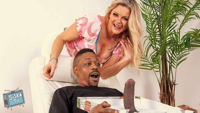 Blonde Niki - Hungry Blonde Niki Gets A Huge Dick In Her Mouth Instead Of A Large Pizza