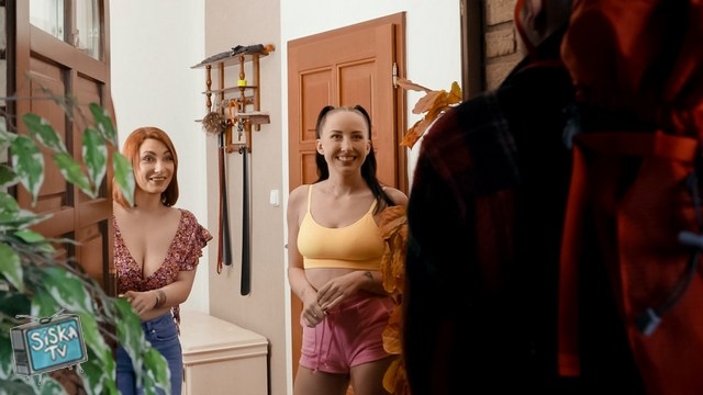 Lucia Fernandez, Bella Angel - Suckin