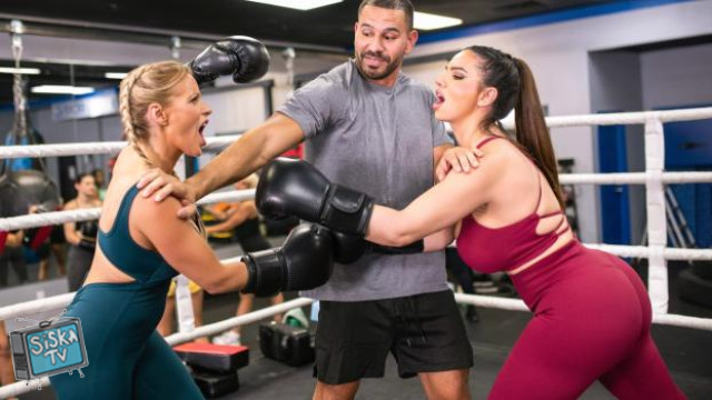 Danielle Renae, Raissa Bellini - A Pair Of Knock Out MILFs - BrazzersExxtra