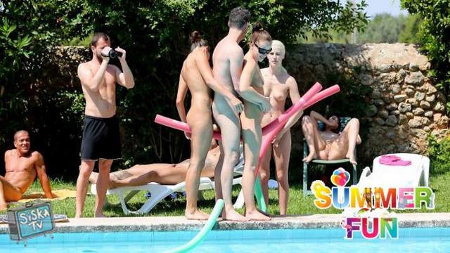 Chrissy Fox, Blanche Bradburry - Horny girls getting fucked by the pool