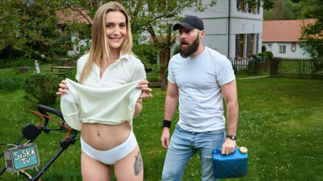 Victoria Benz - Backyard Cunt Service