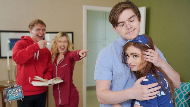 Minxx Marley, Reese Robbins - Passing First Base