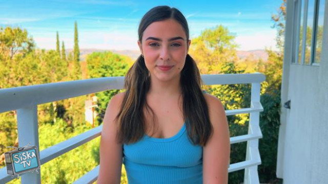Violet Dawn - Risky Outdoor Fun with Florida Teen Hottie Violet Dawn - BangRealTeens