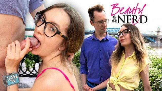 Diana Verhiniz - Geek couple fucks on the first date