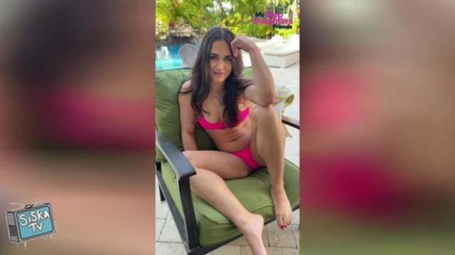 Daisy Phoenix - Daisy Phoenix Seduces And Fucks Her Friend