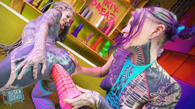 Anuskatzz, Serpienta - Inked Lesbians Toy Play And Penetration